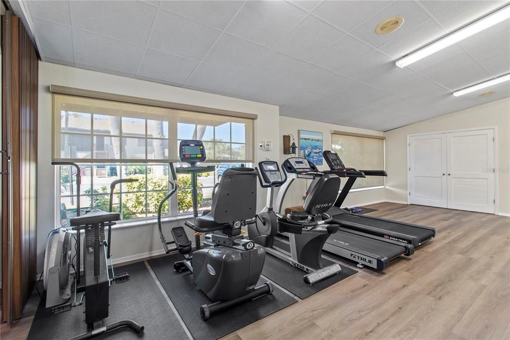 待售: $159,900 (2 贝兹, 2 浴室, 1270 平方英尺)