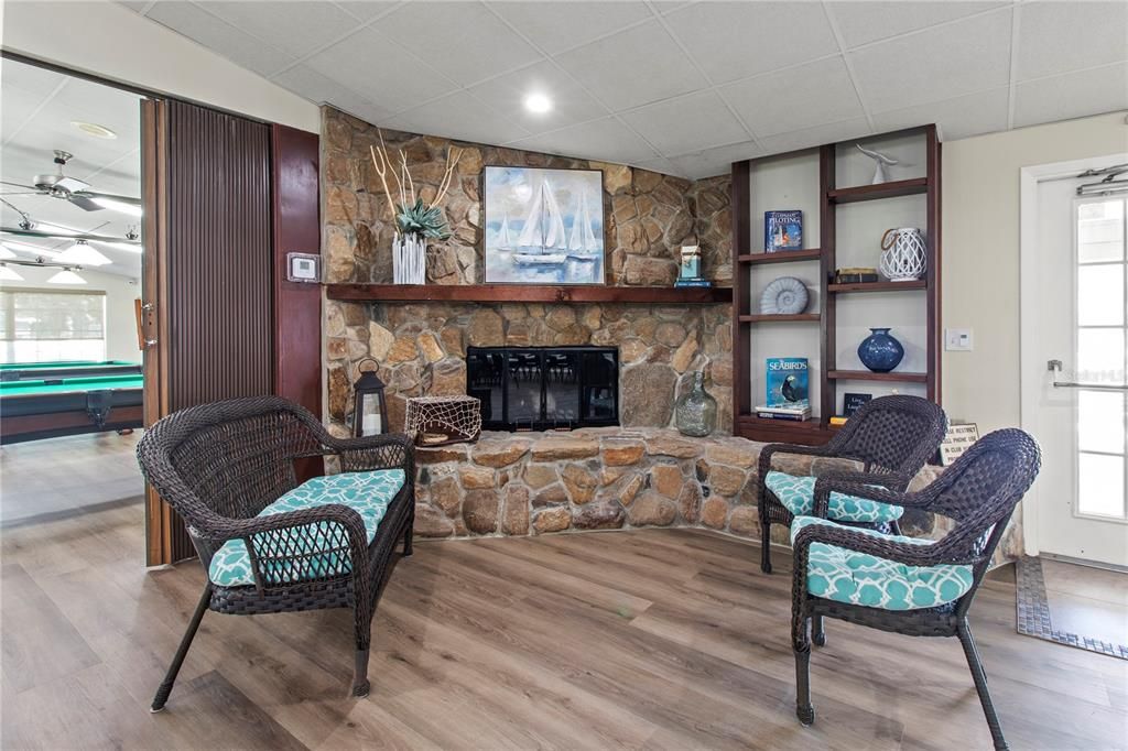 待售: $159,900 (2 贝兹, 2 浴室, 1270 平方英尺)