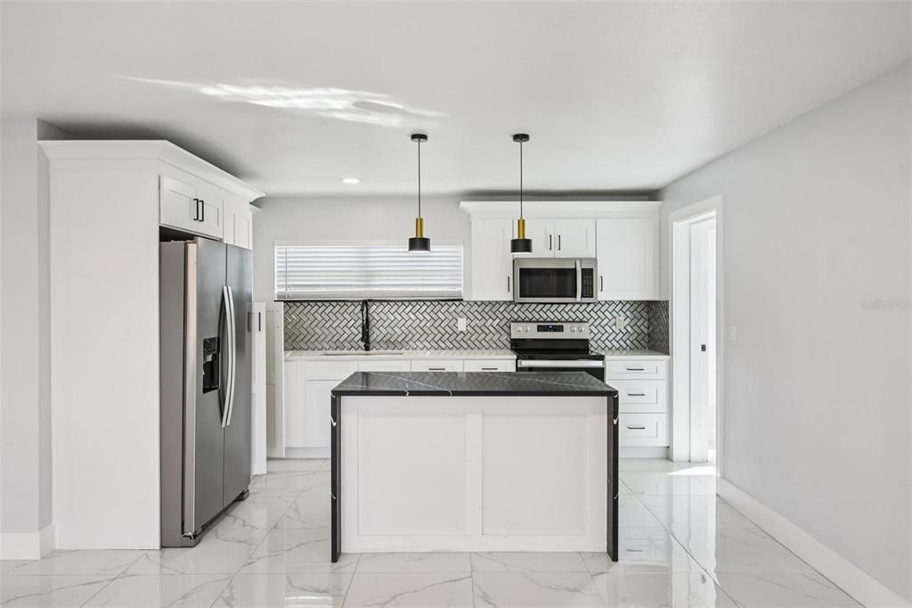 En Venta: $459,000 (3 camas, 2 baños, 1651 Pies cuadrados)