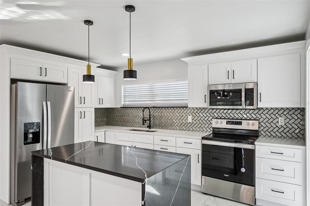 En Venta: $459,000 (3 camas, 2 baños, 1651 Pies cuadrados)