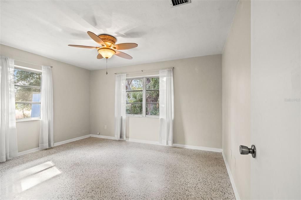 待售: $339,000 (3 贝兹, 2 浴室, 1387 平方英尺)