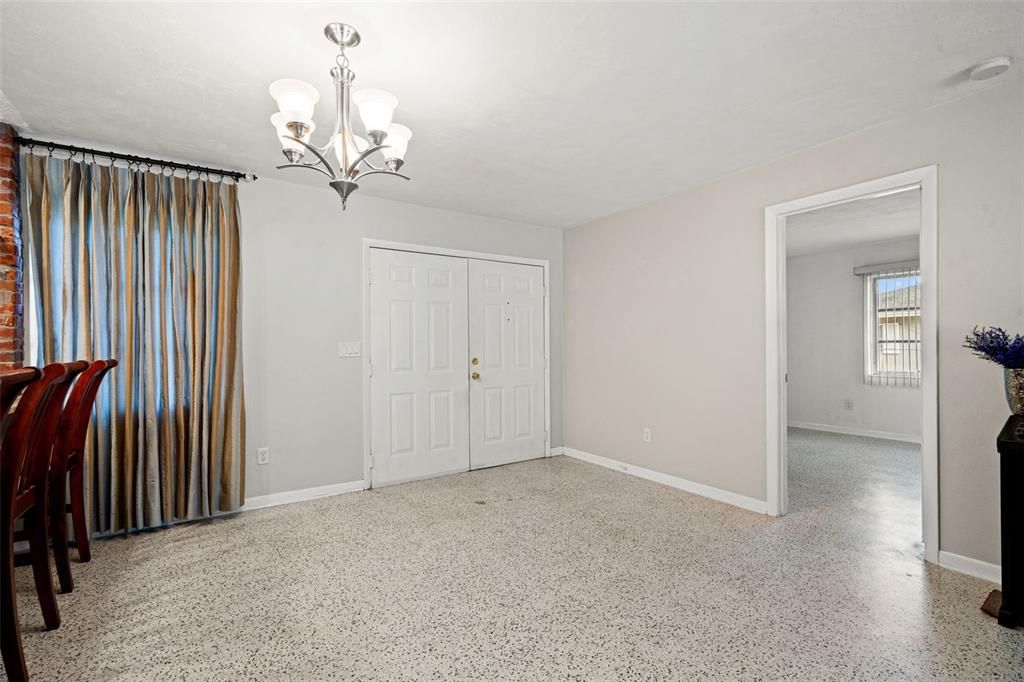 待售: $339,000 (3 贝兹, 2 浴室, 1387 平方英尺)