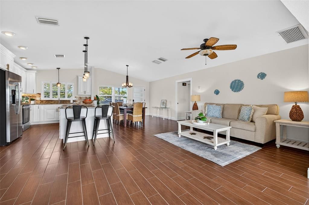 На продажу: $1,250,000 (3 спален, 2 ванн, 1552 Квадратных фут)