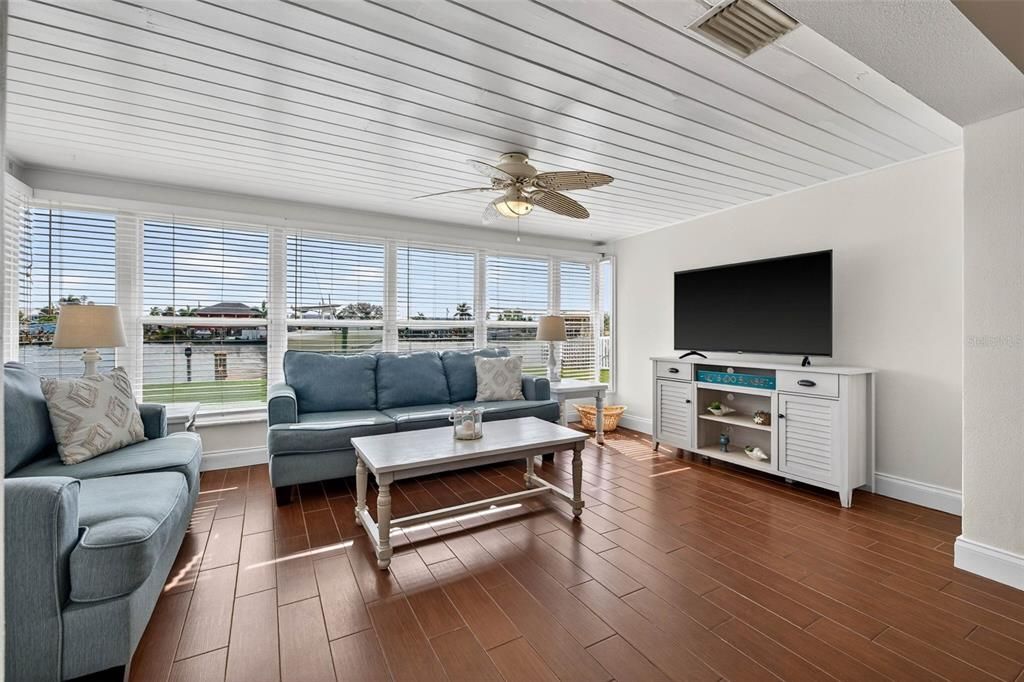 На продажу: $1,250,000 (3 спален, 2 ванн, 1552 Квадратных фут)