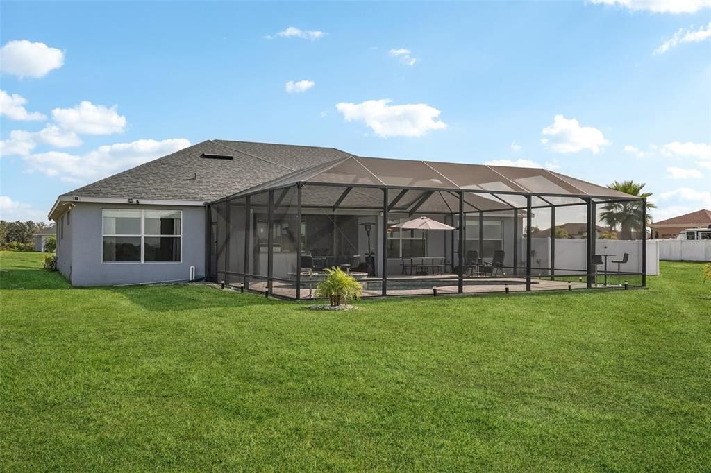 For Sale: $1,200,000 (4 beds, 3 baths, 3072 Square Feet)