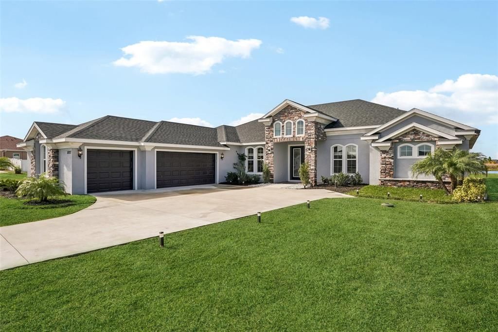 For Sale: $1,200,000 (4 beds, 3 baths, 3072 Square Feet)