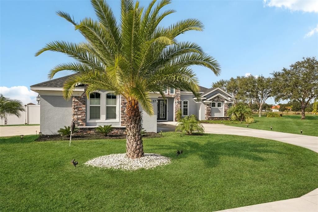 For Sale: $1,200,000 (4 beds, 3 baths, 3072 Square Feet)