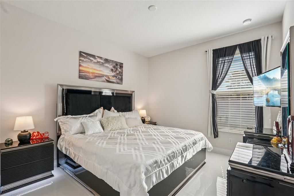 For Sale: $1,200,000 (4 beds, 3 baths, 3072 Square Feet)