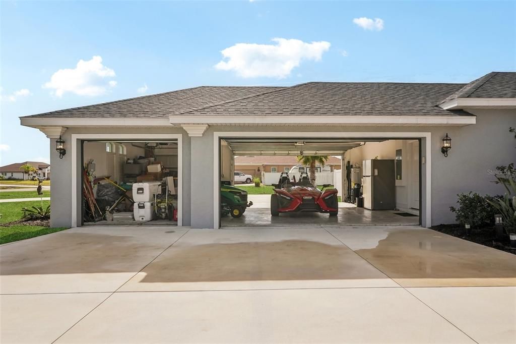 For Sale: $1,200,000 (4 beds, 3 baths, 3072 Square Feet)