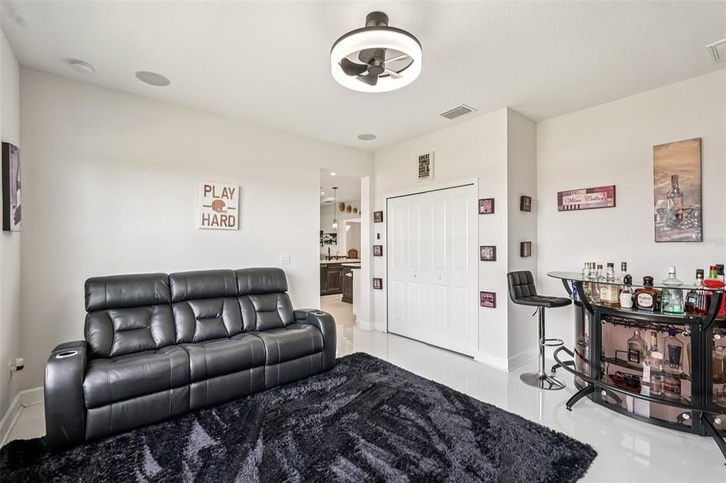 For Sale: $1,200,000 (4 beds, 3 baths, 3072 Square Feet)