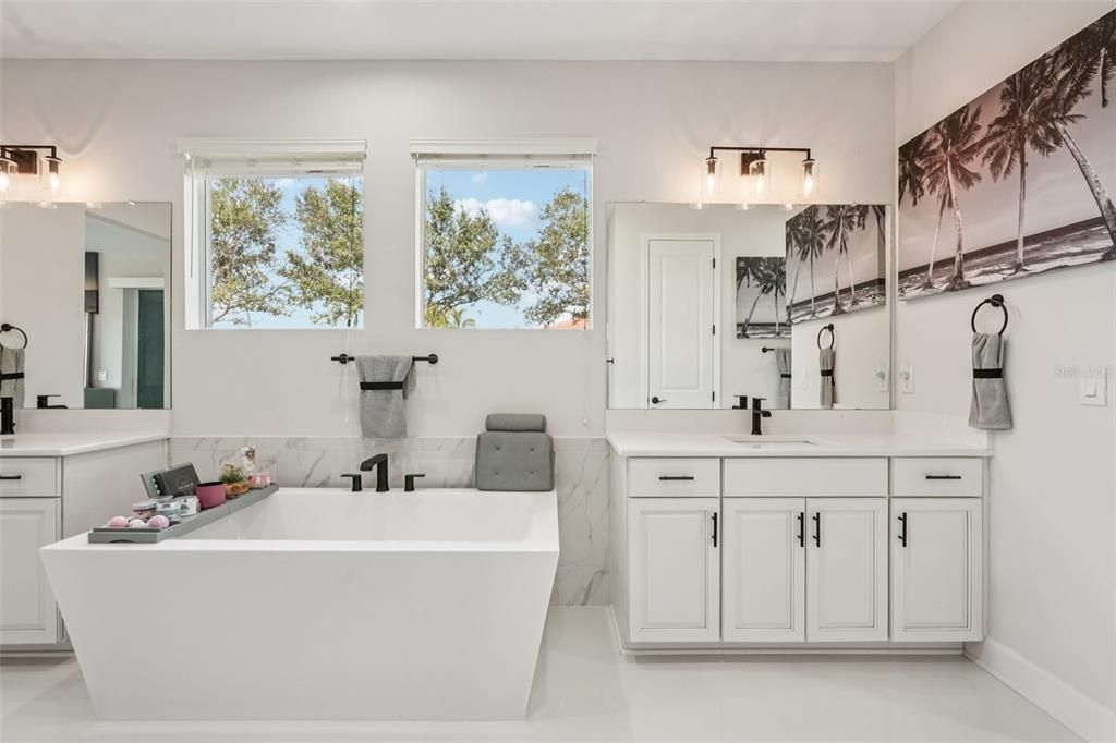 For Sale: $1,200,000 (4 beds, 3 baths, 3072 Square Feet)