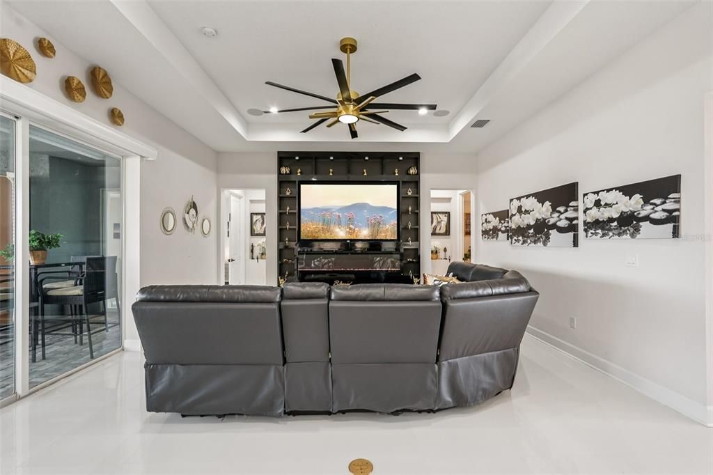 For Sale: $1,200,000 (4 beds, 3 baths, 3072 Square Feet)