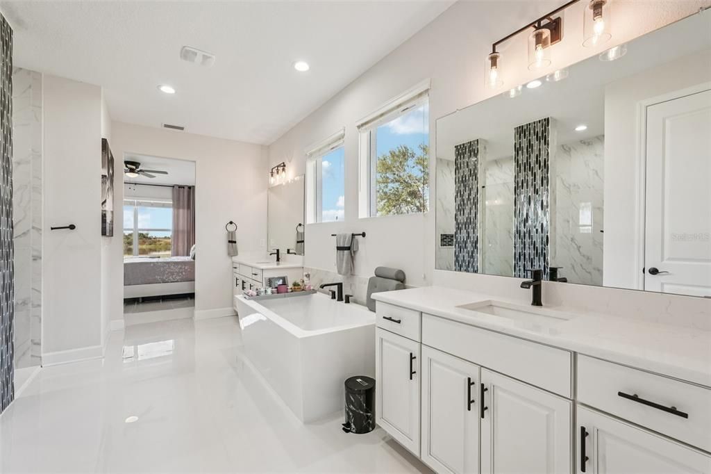 For Sale: $1,200,000 (4 beds, 3 baths, 3072 Square Feet)