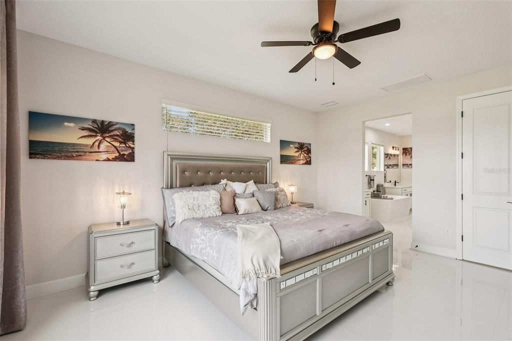 For Sale: $1,200,000 (4 beds, 3 baths, 3072 Square Feet)