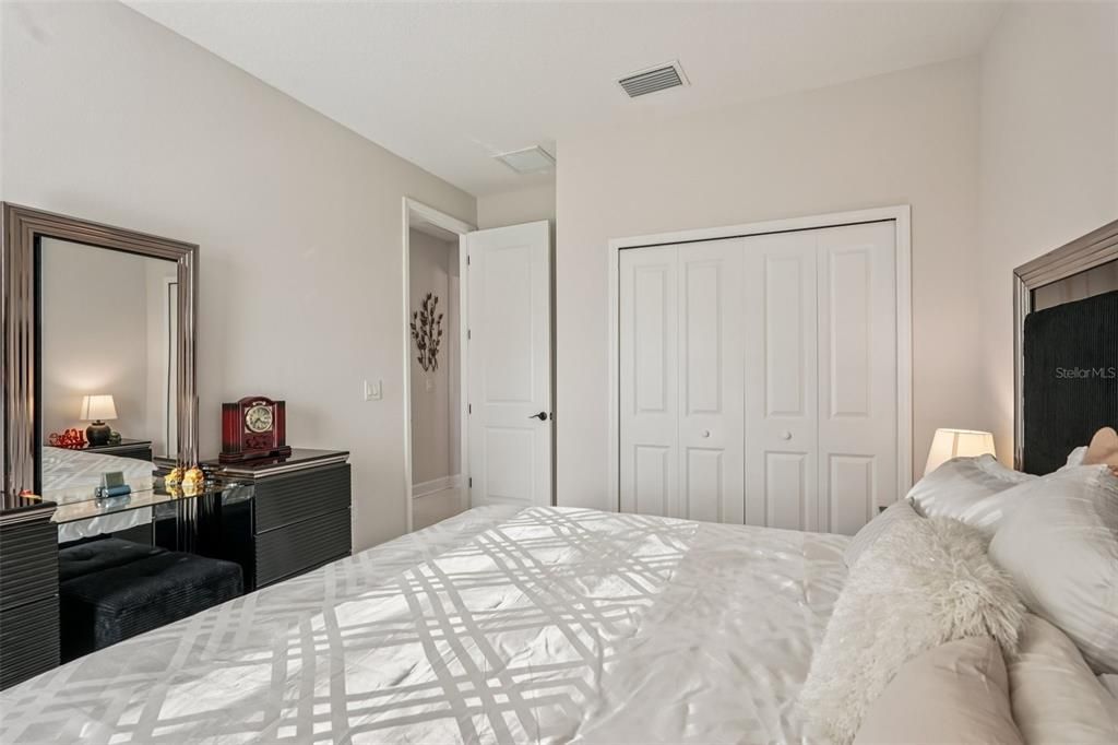 For Sale: $1,200,000 (4 beds, 3 baths, 3072 Square Feet)