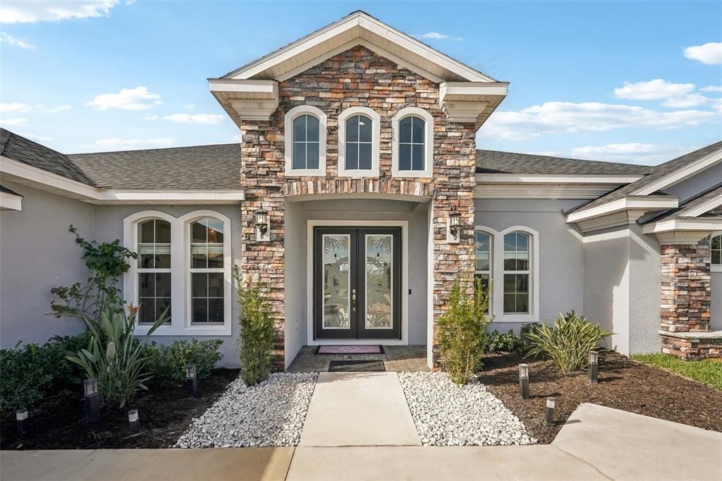 For Sale: $1,200,000 (4 beds, 3 baths, 3072 Square Feet)