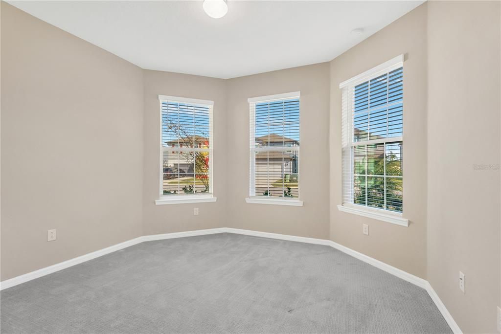 待售: $685,000 (4 贝兹, 3 浴室, 2736 平方英尺)