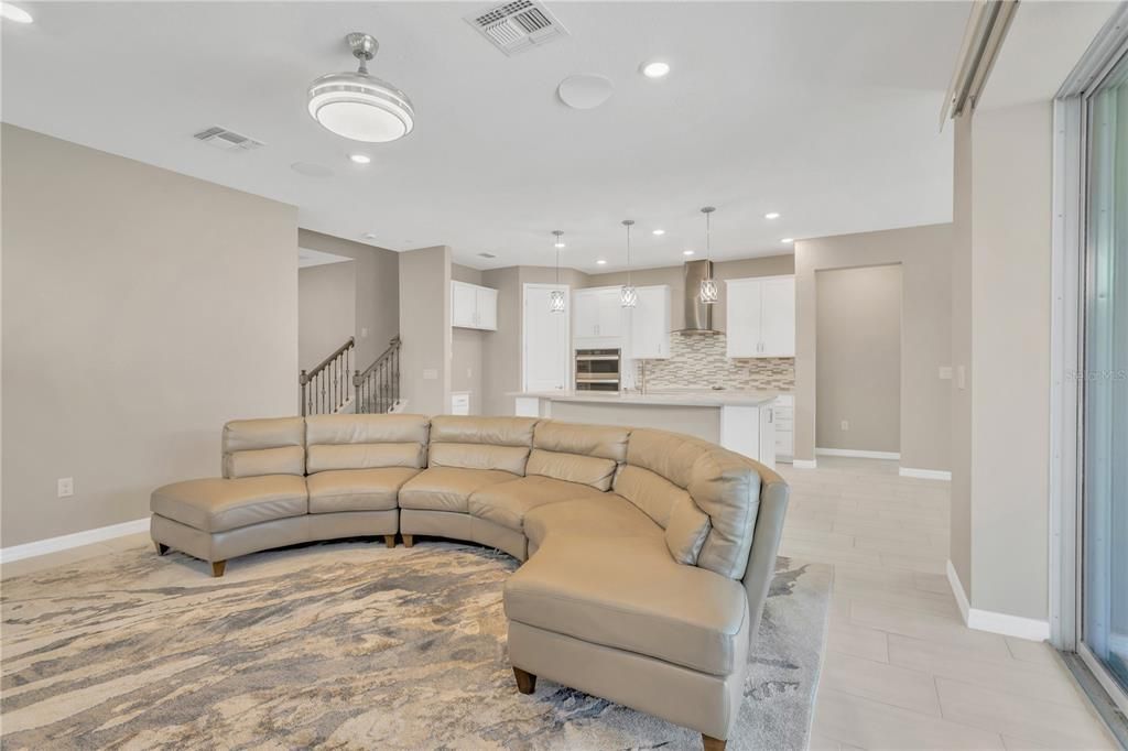 待售: $685,000 (4 贝兹, 3 浴室, 2736 平方英尺)