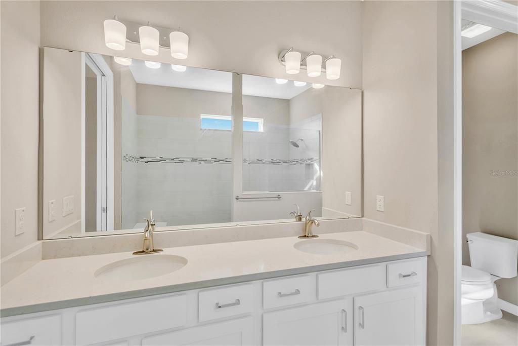 待售: $685,000 (4 贝兹, 3 浴室, 2736 平方英尺)