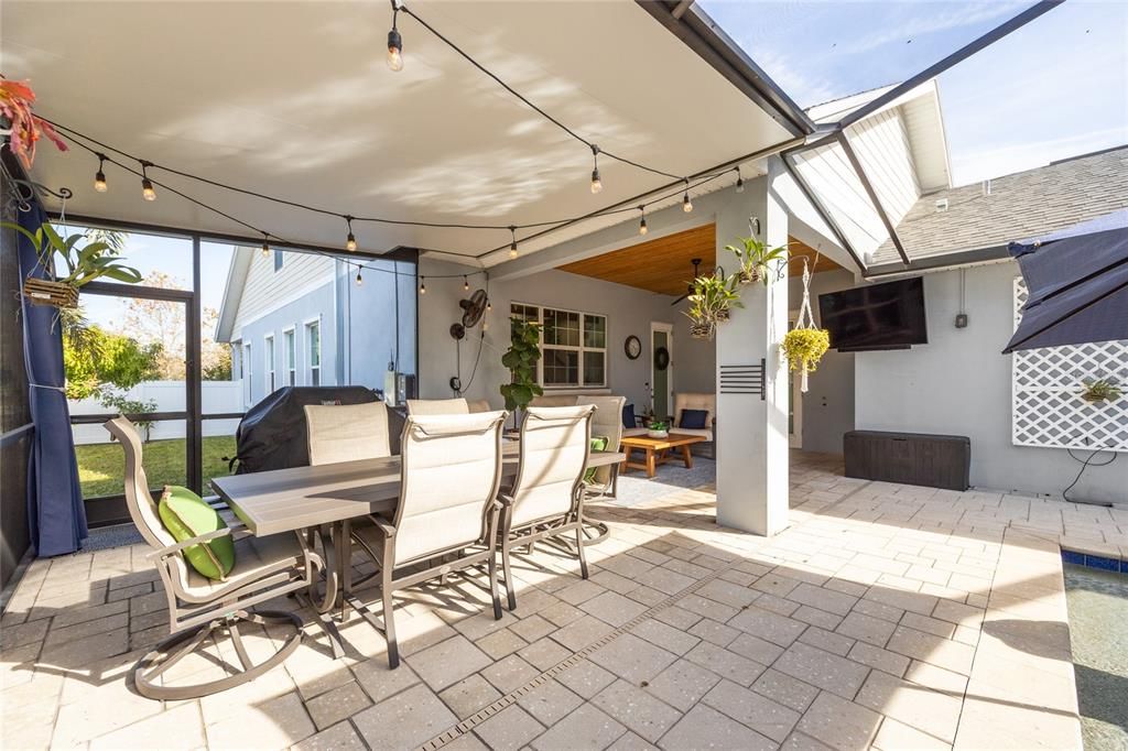 For Sale: $1,079,000 (4 beds, 3 baths, 2241 Square Feet)