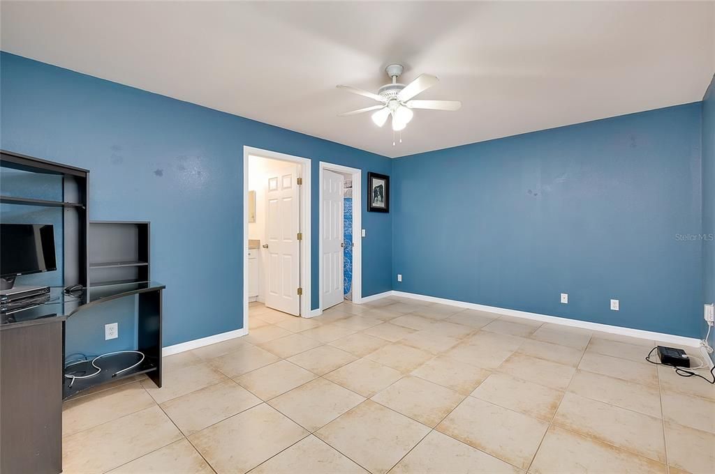 待售: $325,000 (2 贝兹, 2 浴室, 1180 平方英尺)