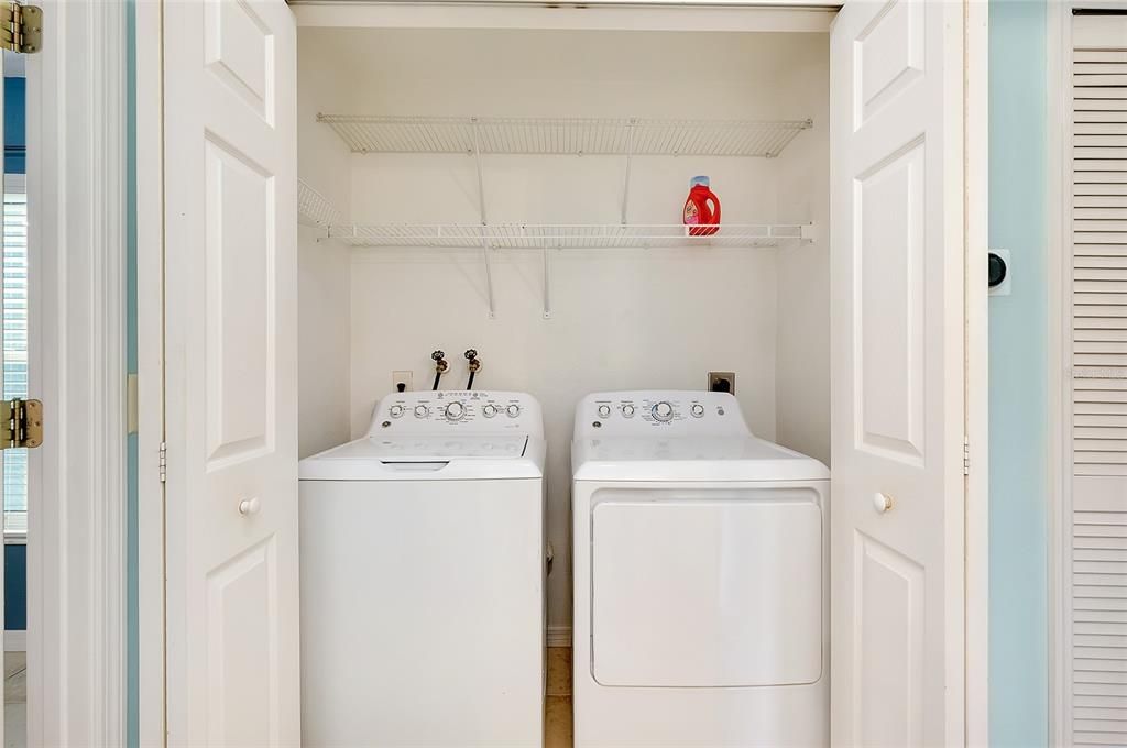 待售: $325,000 (2 贝兹, 2 浴室, 1180 平方英尺)