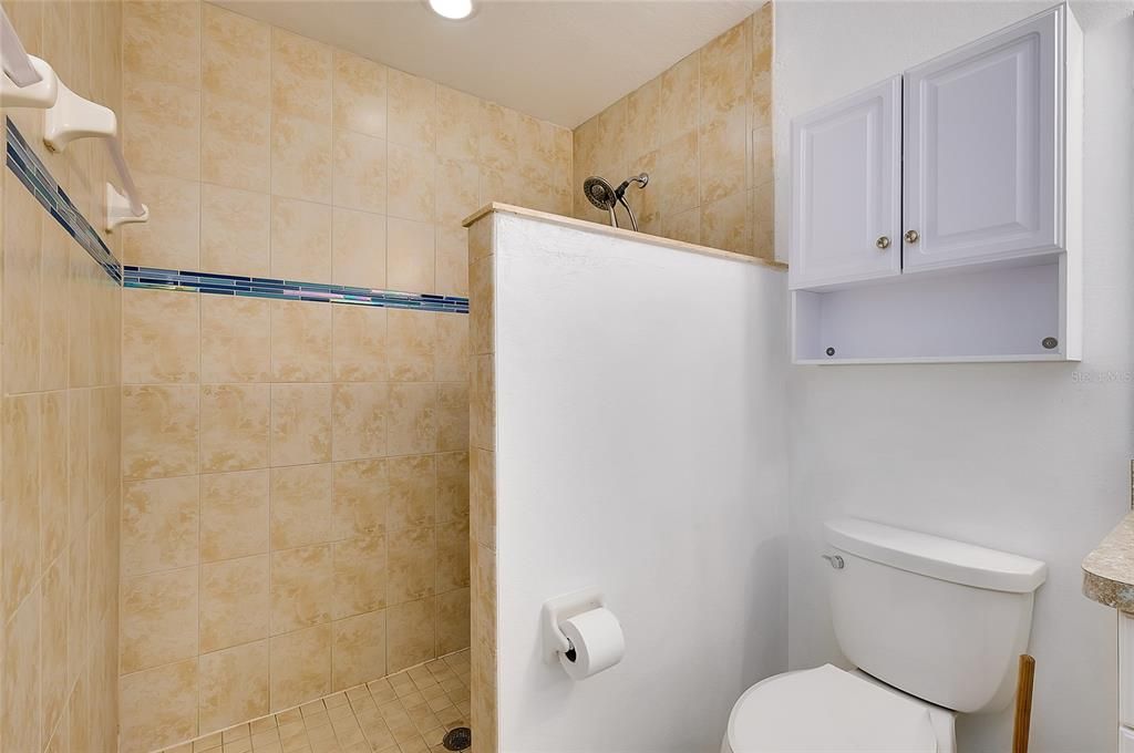 待售: $325,000 (2 贝兹, 2 浴室, 1180 平方英尺)