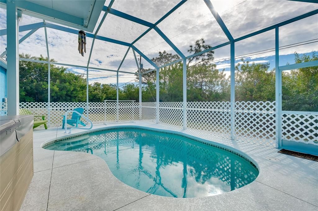 待售: $325,000 (2 贝兹, 2 浴室, 1180 平方英尺)