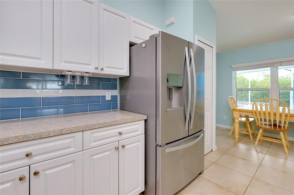 待售: $325,000 (2 贝兹, 2 浴室, 1180 平方英尺)