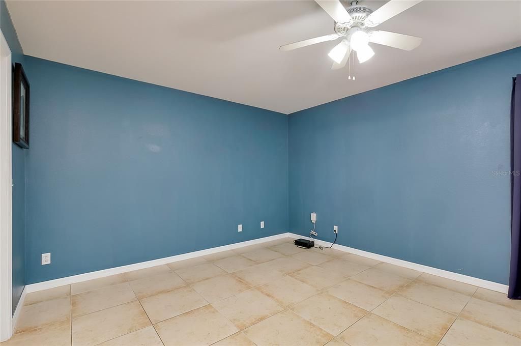 待售: $325,000 (2 贝兹, 2 浴室, 1180 平方英尺)