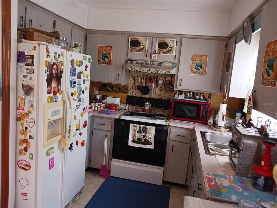 For Sale: $244,900 (3 beds, 2 baths, 1089 Square Feet)