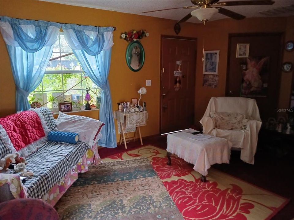 For Sale: $244,900 (3 beds, 2 baths, 1089 Square Feet)
