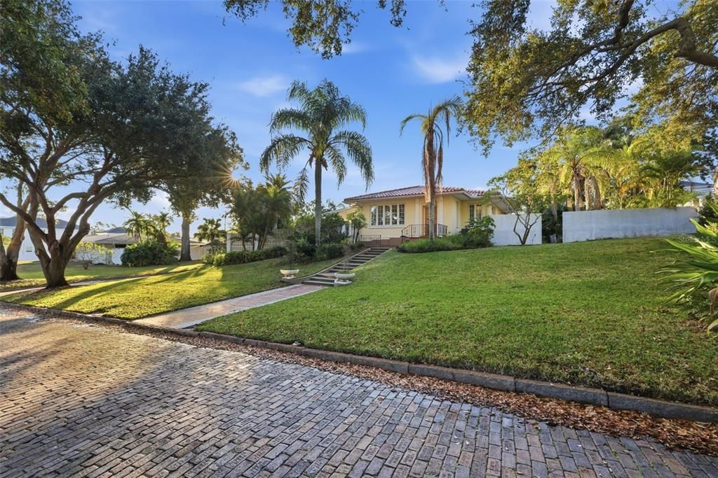 For Sale: $1,400,000 (4 beds, 2 baths, 2272 Square Feet)