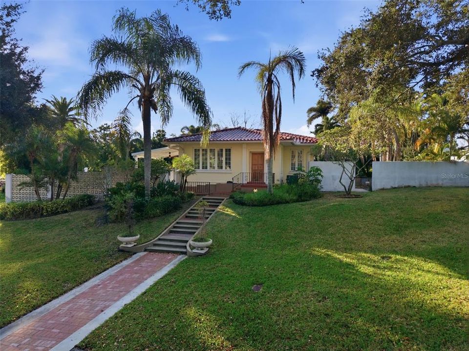 For Sale: $1,400,000 (0.46 acres)