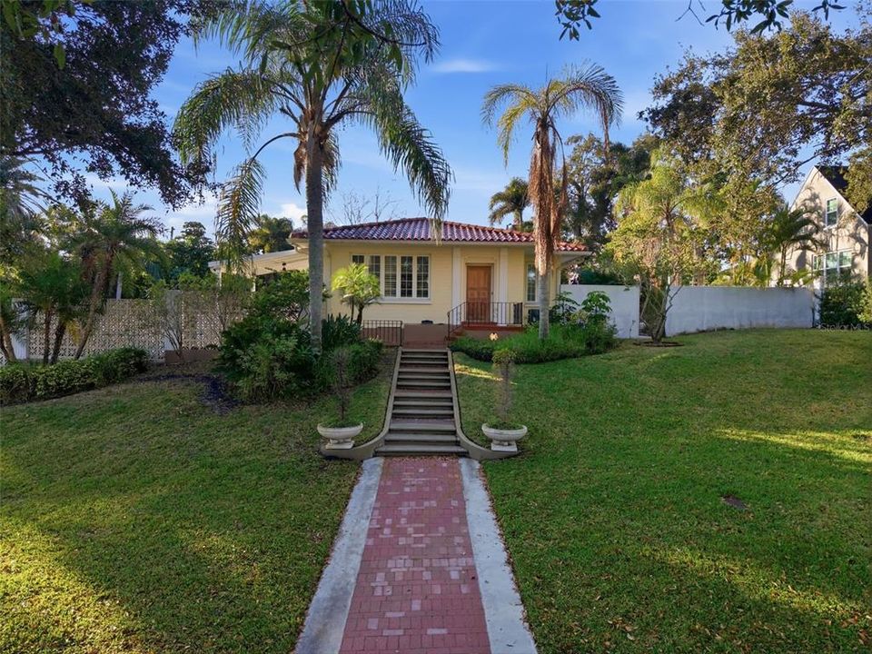 For Sale: $1,400,000 (0.46 acres)