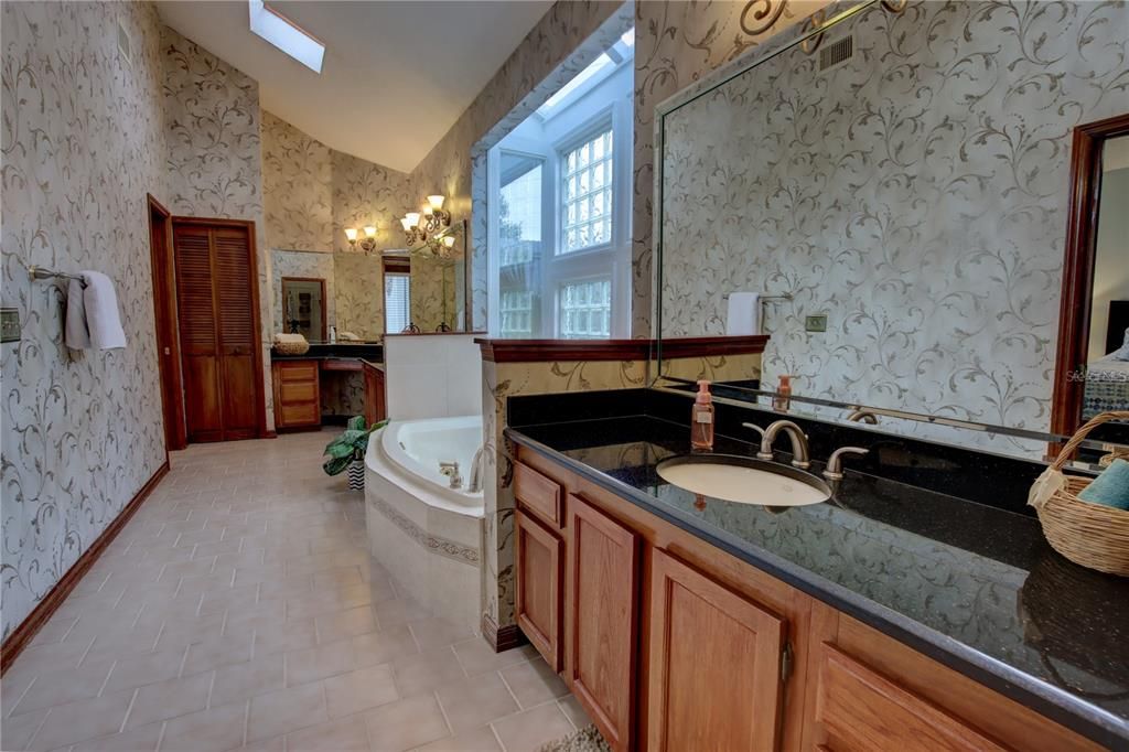 На продажу: $849,900 (4 спален, 3 ванн, 3189 Квадратных фут)