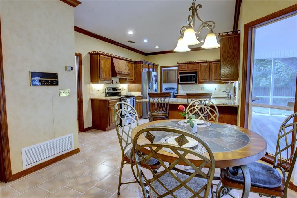 На продажу: $849,900 (4 спален, 3 ванн, 3189 Квадратных фут)