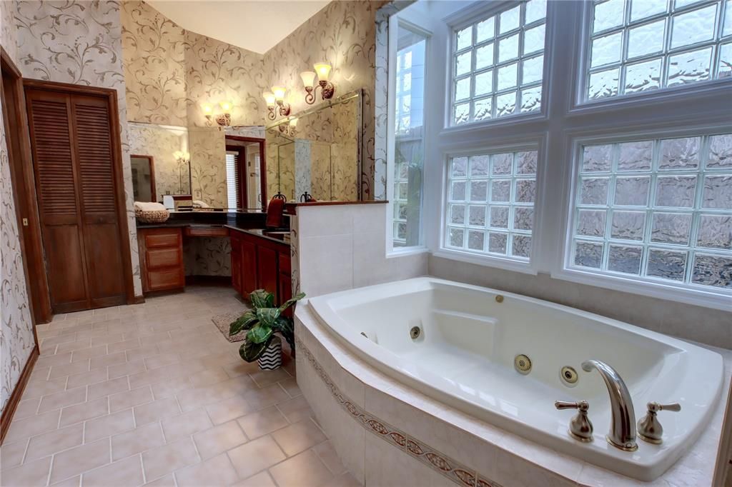 На продажу: $849,900 (4 спален, 3 ванн, 3189 Квадратных фут)