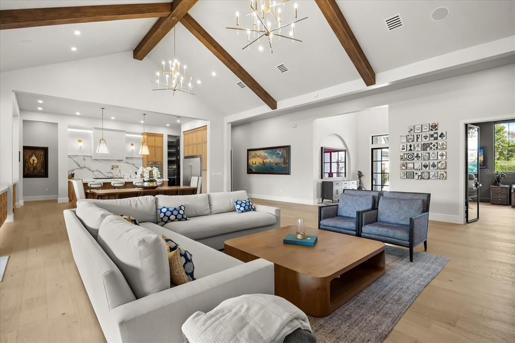 En Venta: $3,995,000 (5 camas, 4 baños, 5772 Pies cuadrados)