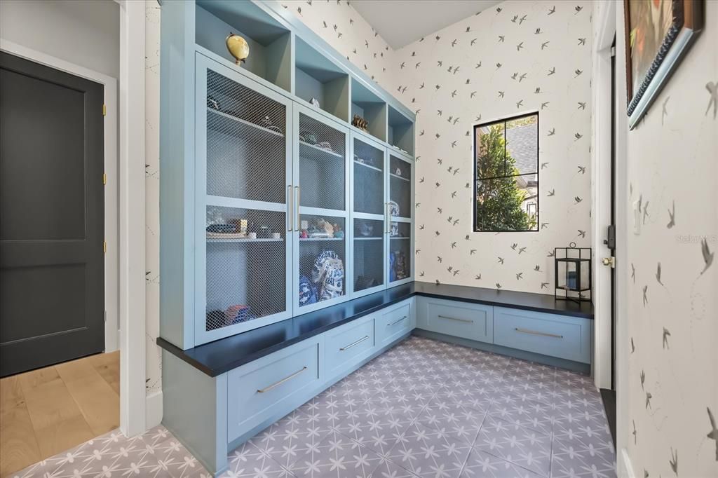 En Venta: $3,995,000 (5 camas, 4 baños, 5772 Pies cuadrados)