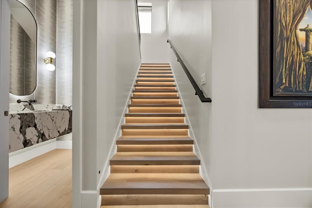 En Venta: $3,995,000 (5 camas, 4 baños, 5772 Pies cuadrados)