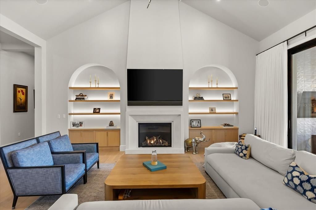 En Venta: $3,995,000 (5 camas, 4 baños, 5772 Pies cuadrados)