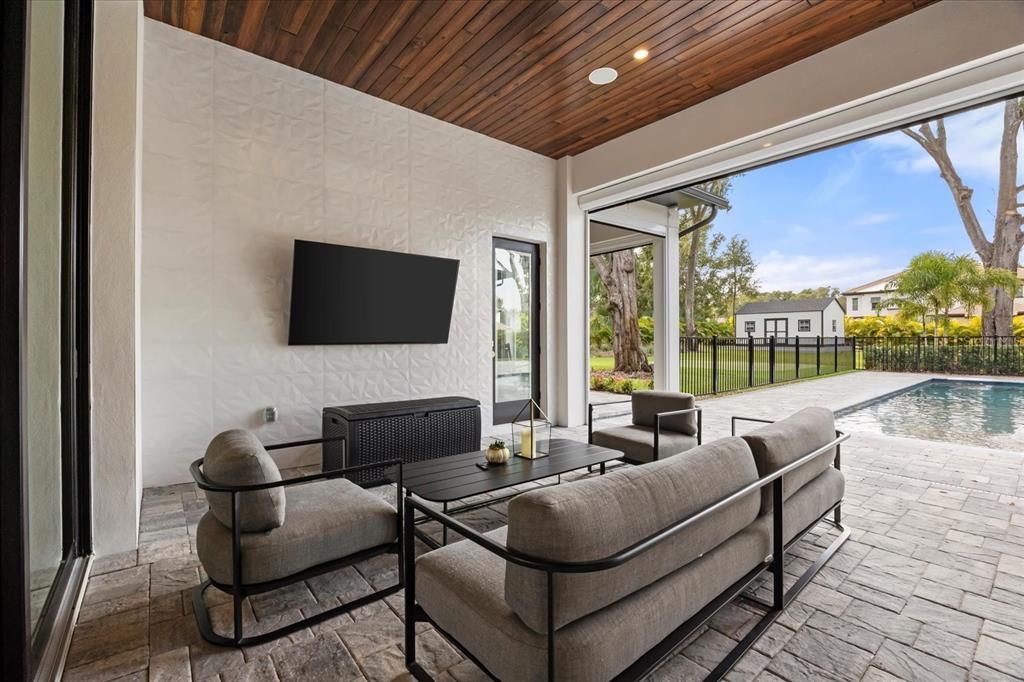 En Venta: $3,995,000 (5 camas, 4 baños, 5772 Pies cuadrados)