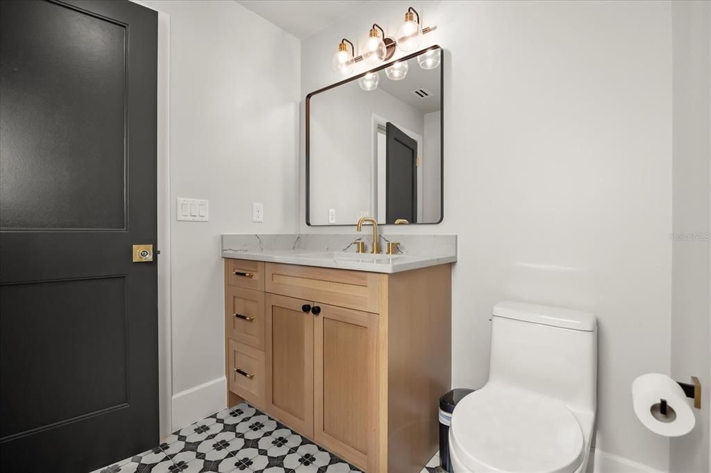 En Venta: $3,995,000 (5 camas, 4 baños, 5772 Pies cuadrados)