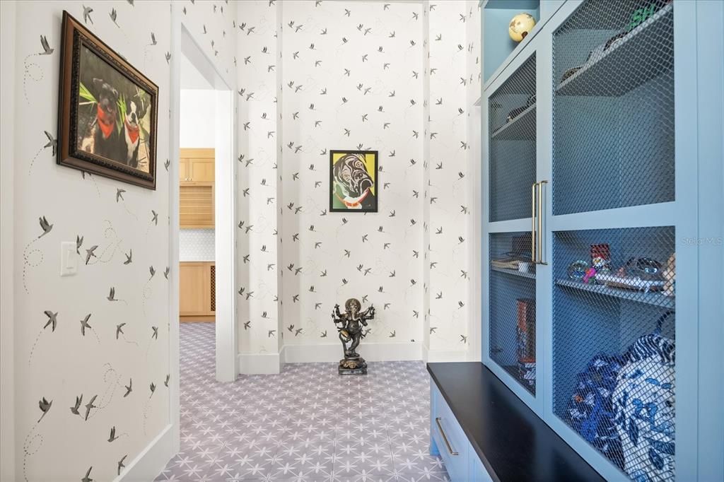 En Venta: $3,995,000 (5 camas, 4 baños, 5772 Pies cuadrados)