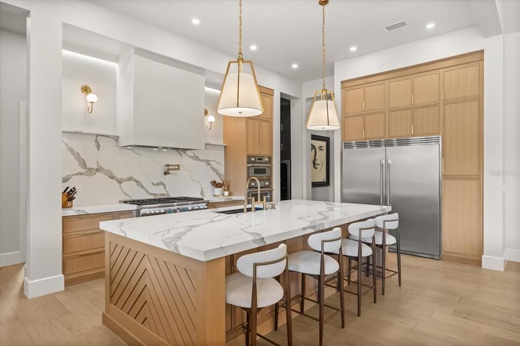 En Venta: $3,995,000 (5 camas, 4 baños, 5772 Pies cuadrados)