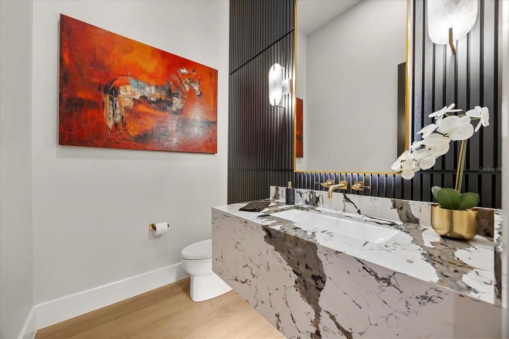 En Venta: $3,995,000 (5 camas, 4 baños, 5772 Pies cuadrados)