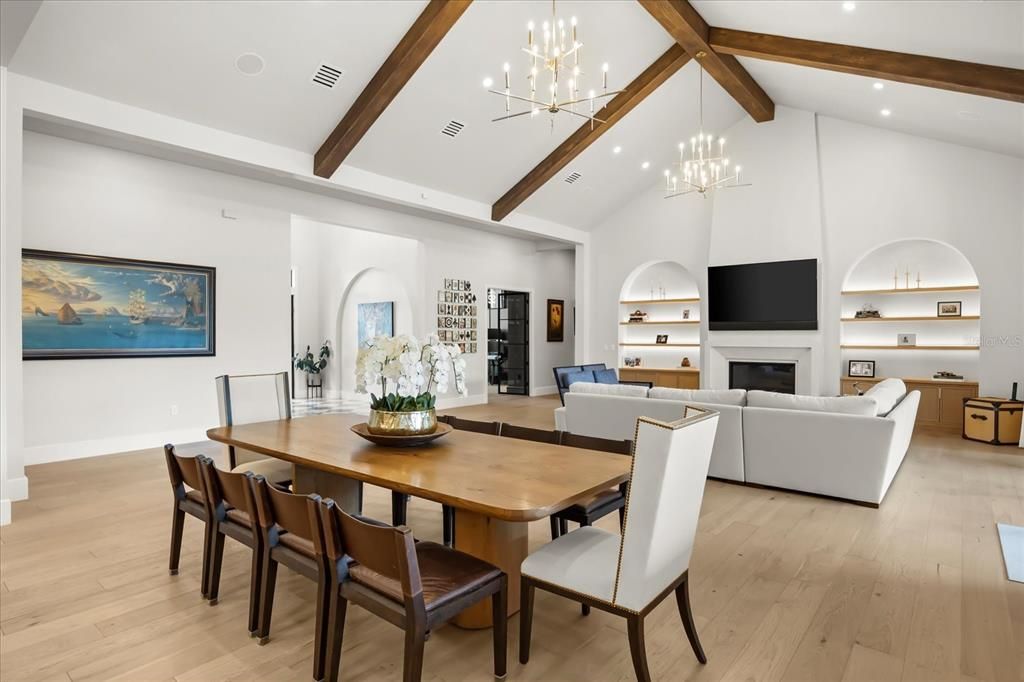 En Venta: $3,995,000 (5 camas, 4 baños, 5772 Pies cuadrados)