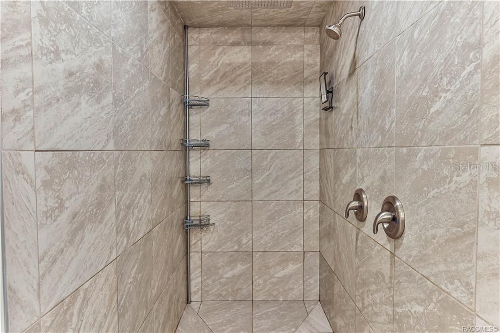 На продажу: $425,000 (5 спален, 3 ванн, 2987 Квадратных фут)