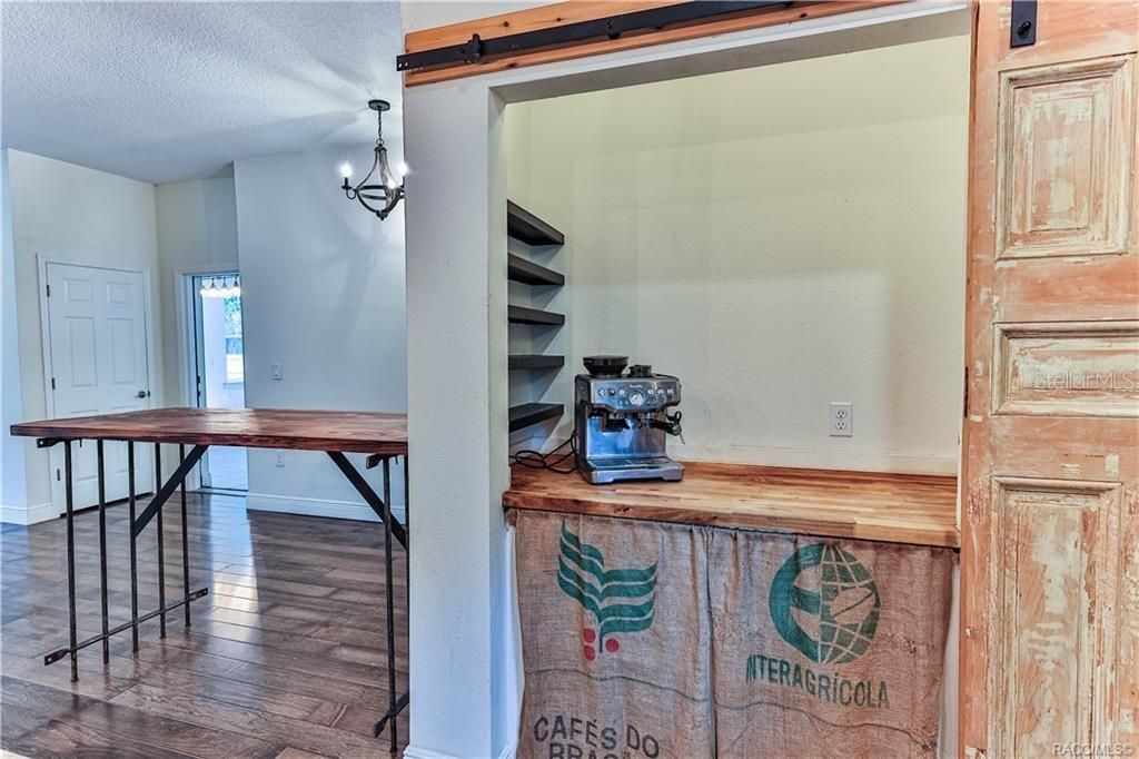 На продажу: $425,000 (5 спален, 3 ванн, 2987 Квадратных фут)